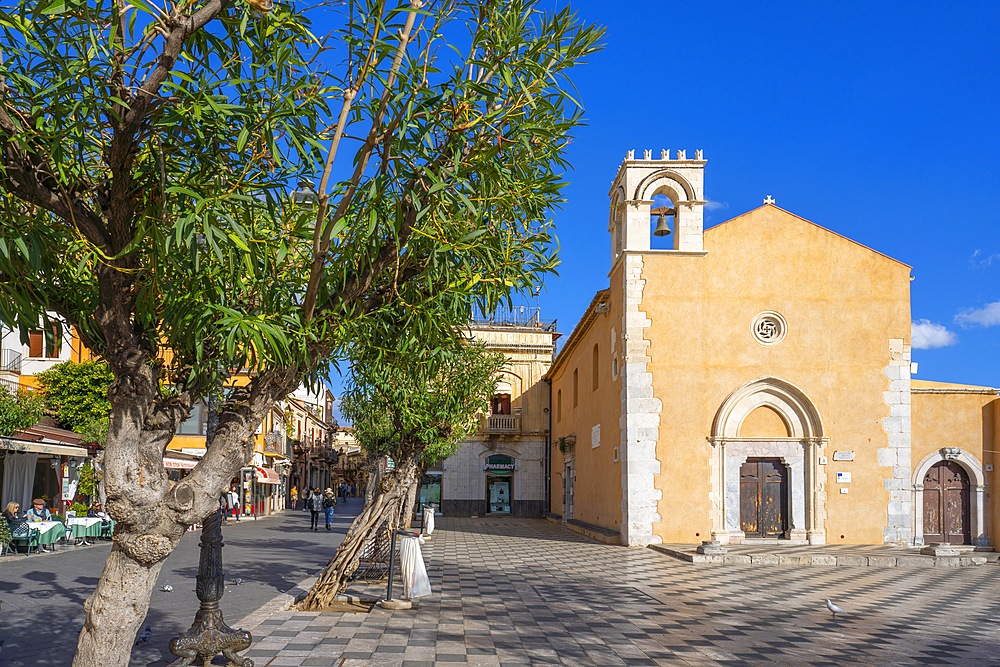 Piazza IX Aprile, Church of Sant'Agostino, Taormina, Messina, Sicily, Italy