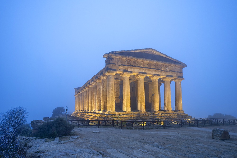 Temple of Concordia, Valley of the Temples, Agrigento, Sicily, Italy