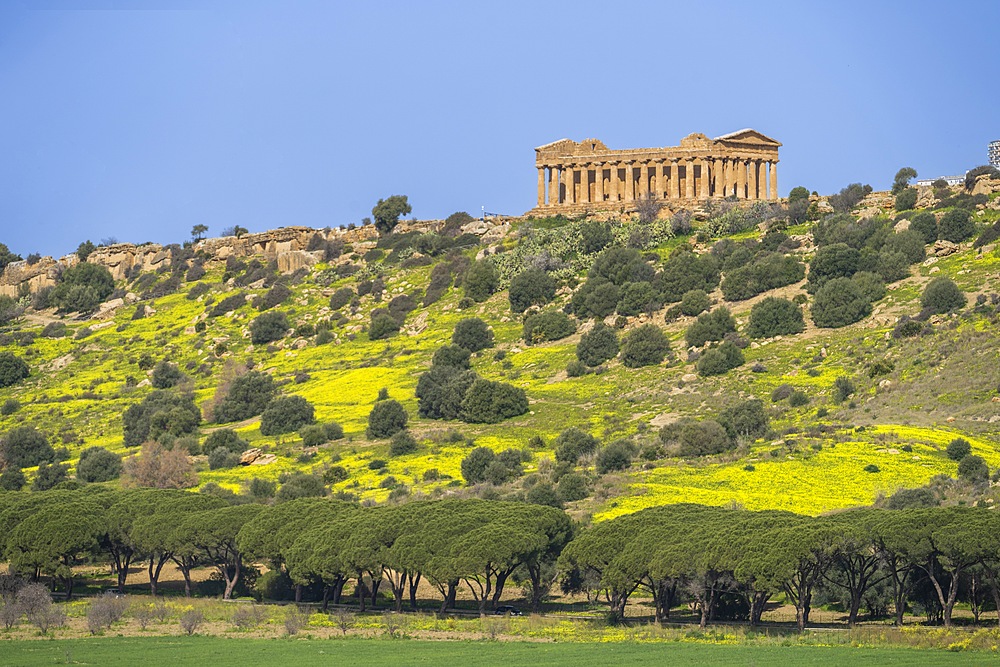 Temple of Concordia, Valley of the Temples, Agrigento, Sicily, Italy