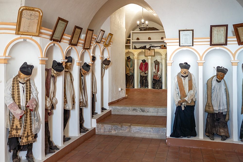 Parrini's Pit, Fossa dei Parrini, Mother Church, Gangi, Palermo, Sicily, Italy