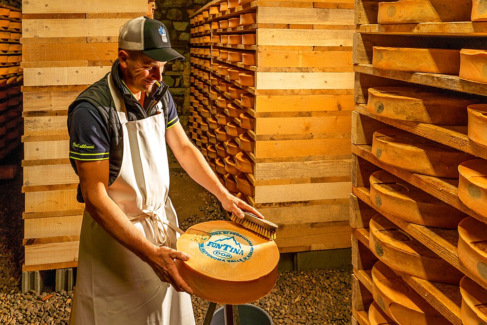 reres Diemoz farm, Fontina cheese, Valle d'Aosta, Italy, Località Champ D'Hone