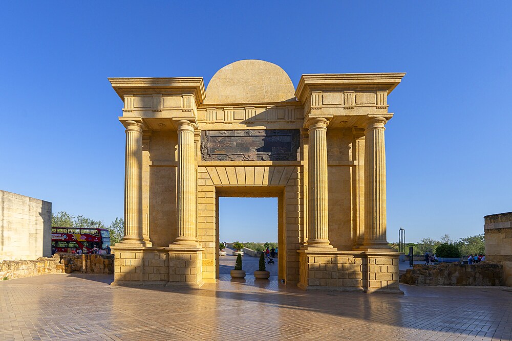 Bridge Gate, Puerta del Puente, Cordoba, Andalusia, Spain