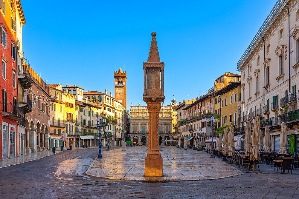 Piazza delle Erbe, Verona, Veneto, Italy