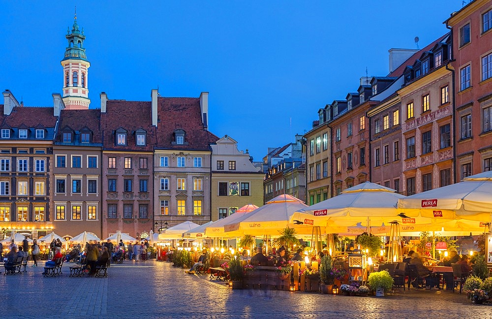 Rynek (Old Market Place), UNESCO World Heritage Site, Warsaw, Poland, Europe