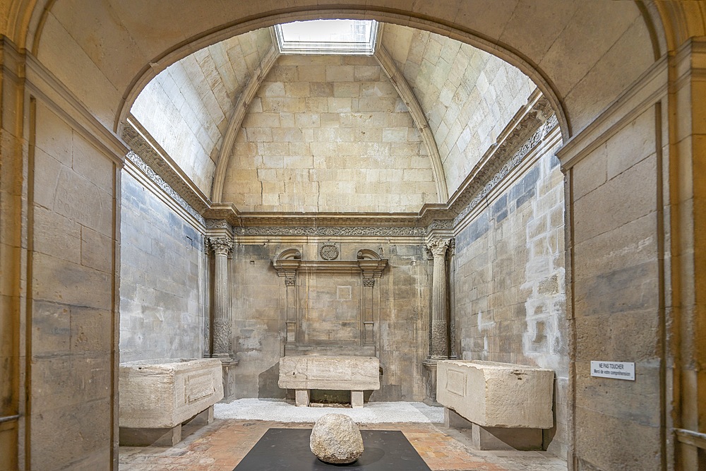 Church of St-Honorat, Alyscamps, Arles, Provence-Alpes-Côte d'Azur, Bouches-du-Rhône, Arles-Crau-Camargue-Montagnette, Camargue, France