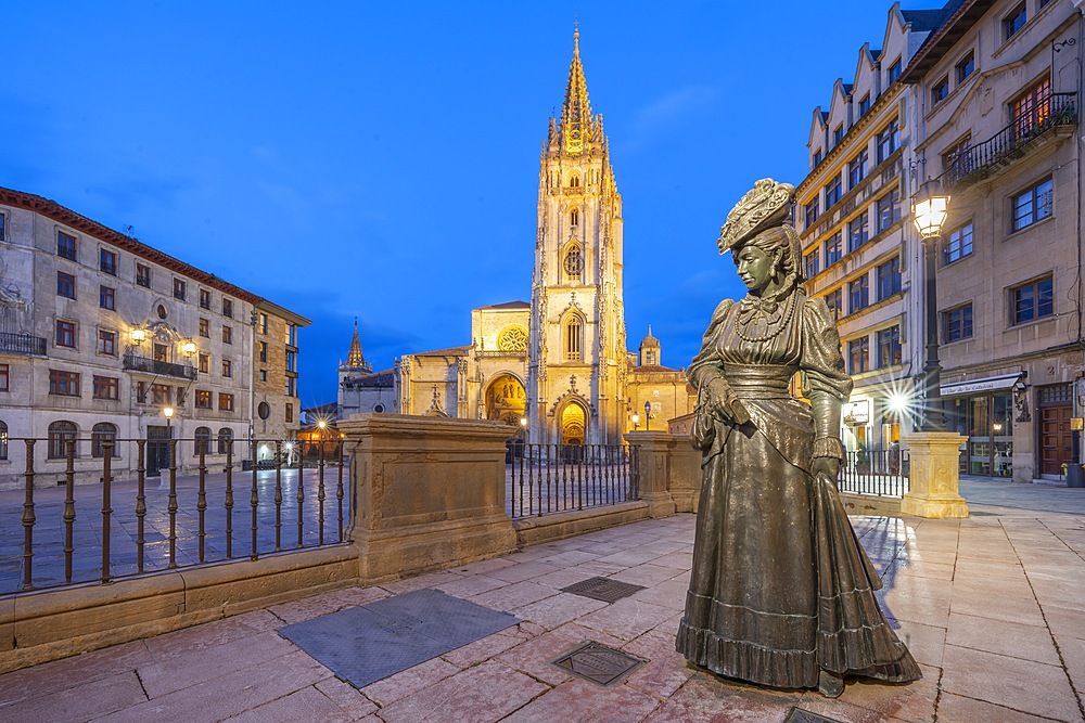 The Regenta, Alfonso II el Chaste Square, Cathedral of the Holy Savior,, Oviedo, Asturias, Spain