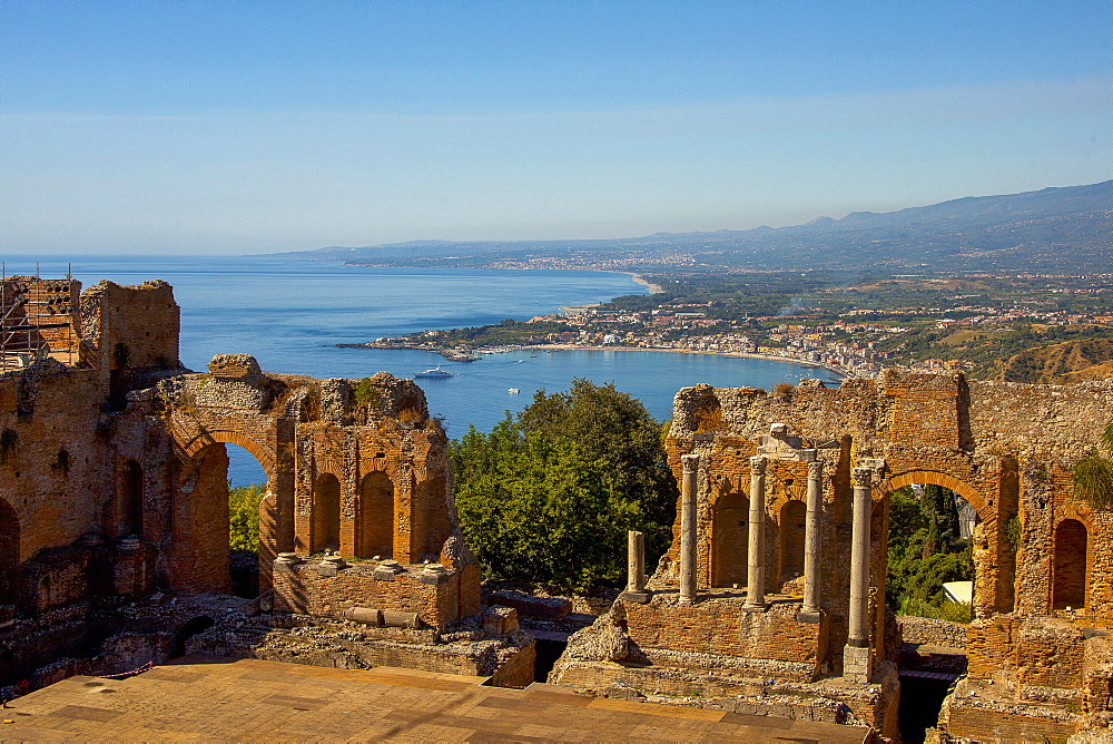 Teatro Greco, Taormina, Sicily, Italy, Europe