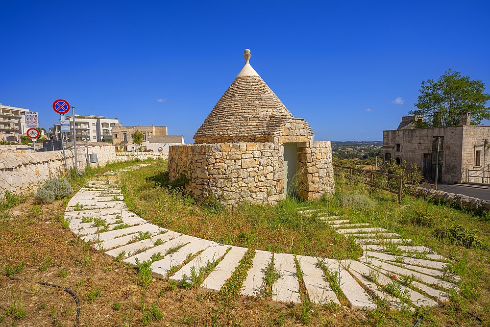 Gardens and orchards of Duke Caracciolo, trullo, Martina Franca, Taranto, Apulia, Italy