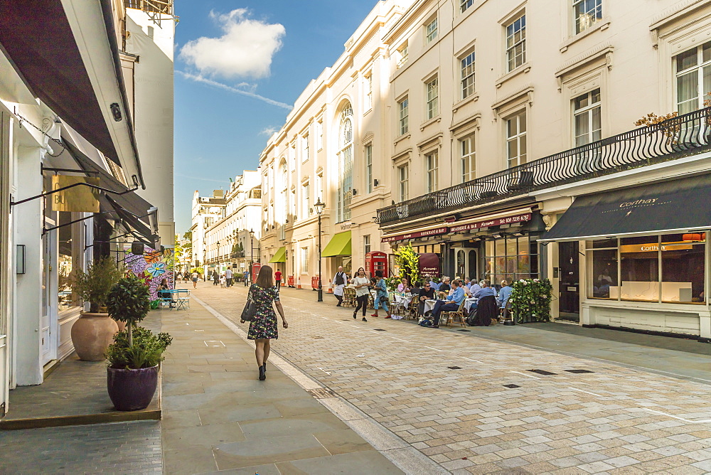 A typically grand shopping street in Belgravia, London, England, United Kingdom, Europe