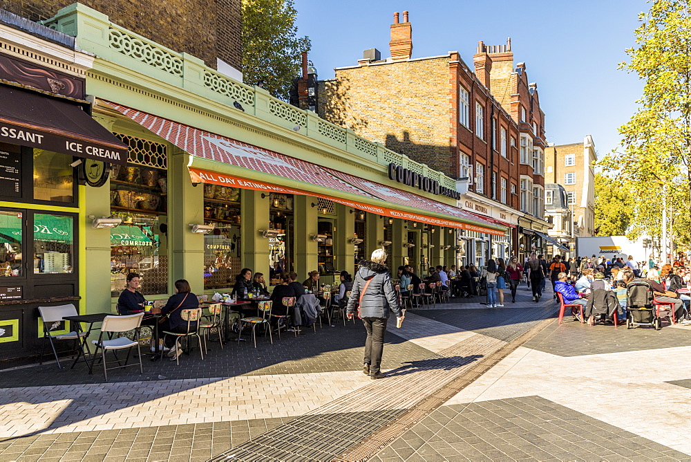 A street scene in South Kensington, London, England, United Kingdom, Europe