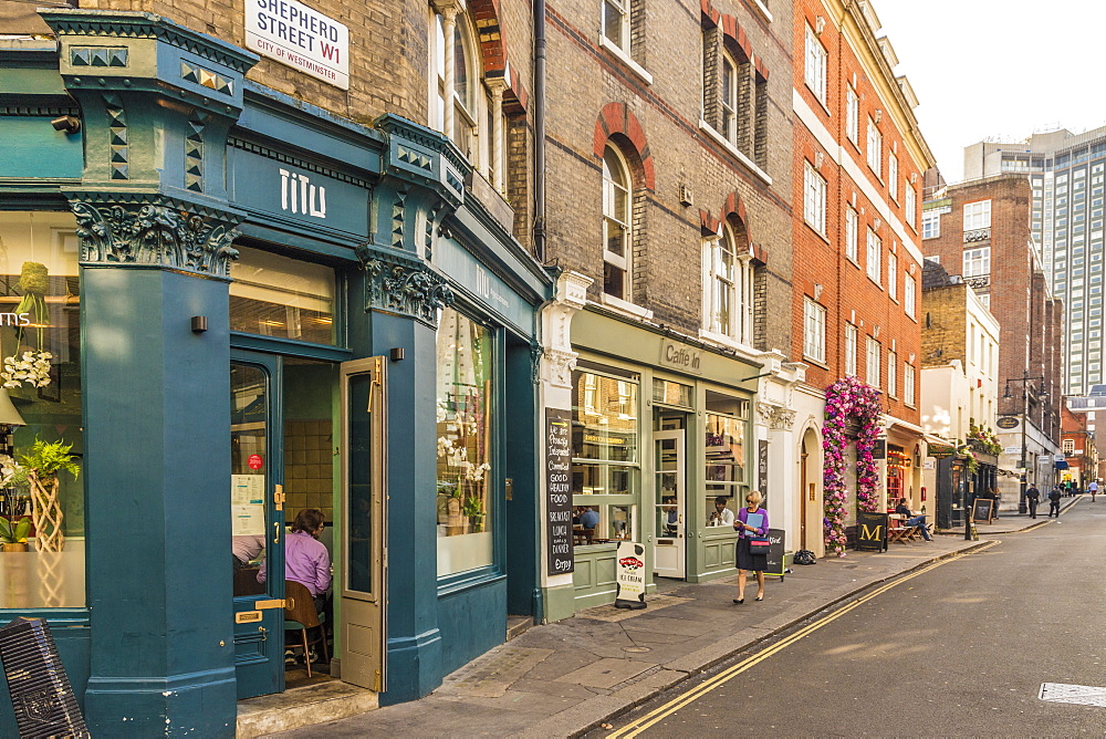 A street scene in Shepherd Market in Mayfair, London, England, United Kingdom, Europe