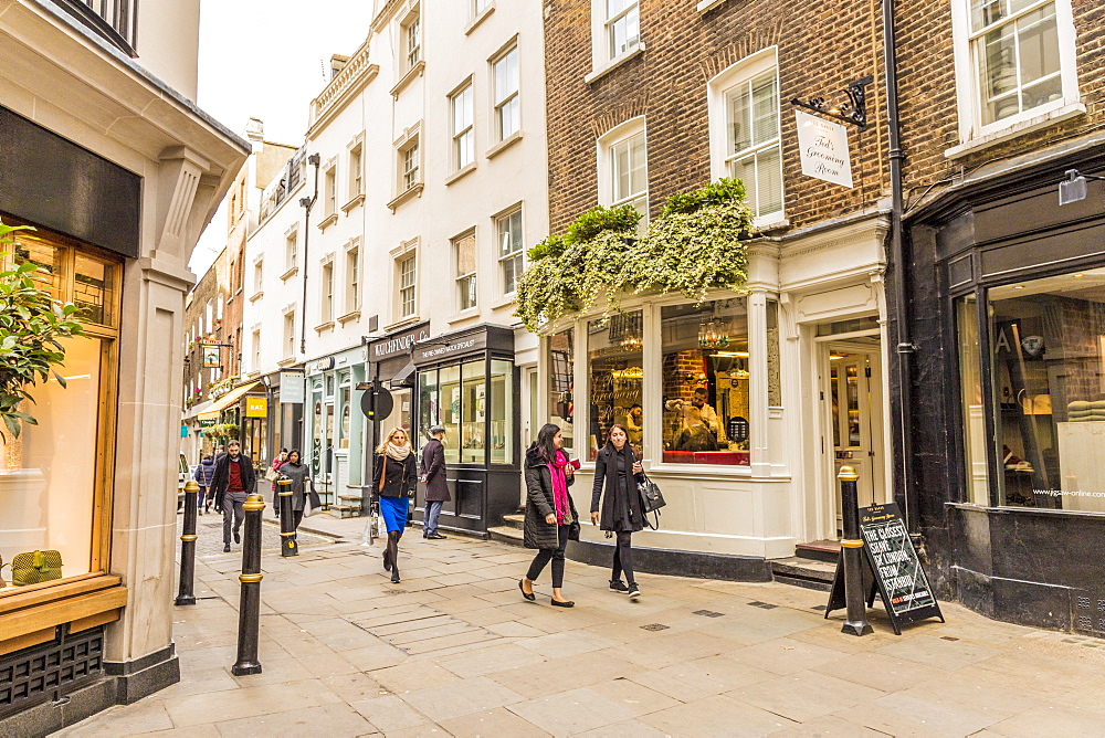 Lancashire Court, a pedestrianised area in Mayfair, London, England, United Kingdom, Europe