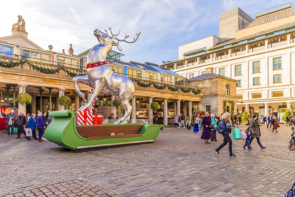 Christmas in Covent Garden Market, London, England, United Kingdom, Europe