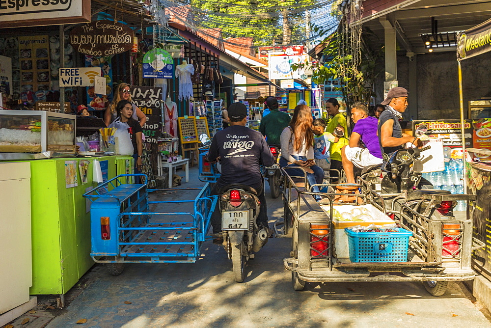 A street scene in Ko Lipe, Tarutao National Marine Park, Thailand, Southeast Asia, Asia