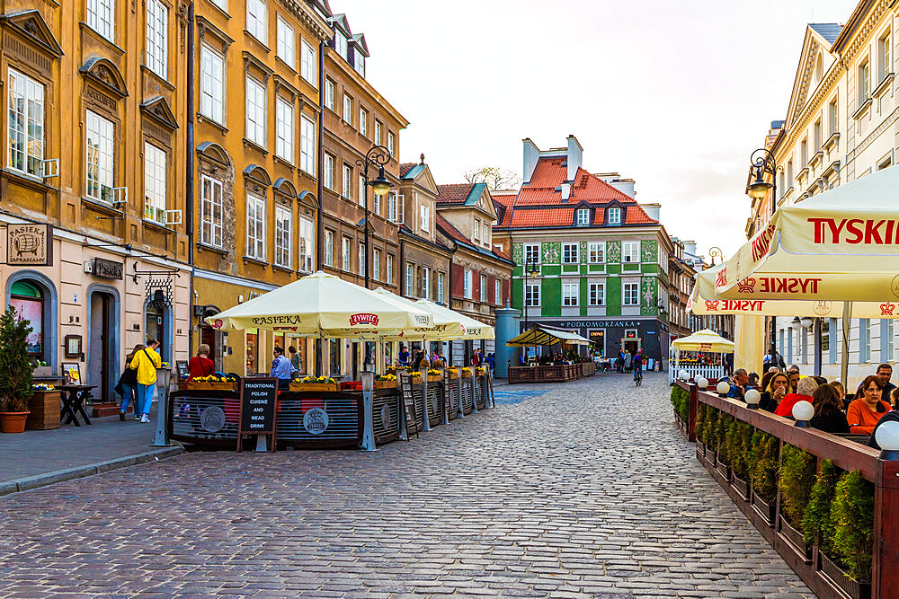 A street scene in the New Town in Warsaw, Poland, Europe