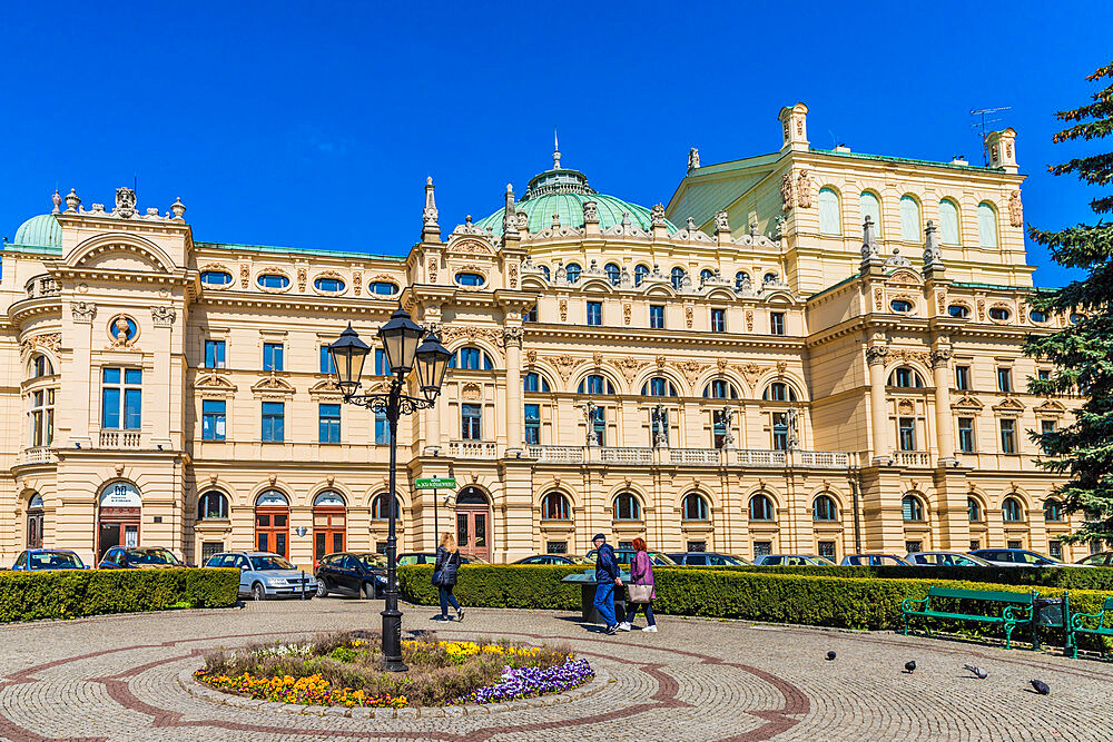 The Juliusz Slowacki Theatre in the medieval old town, UNESCO World Heritage Site, Krakow, Poland, Europe