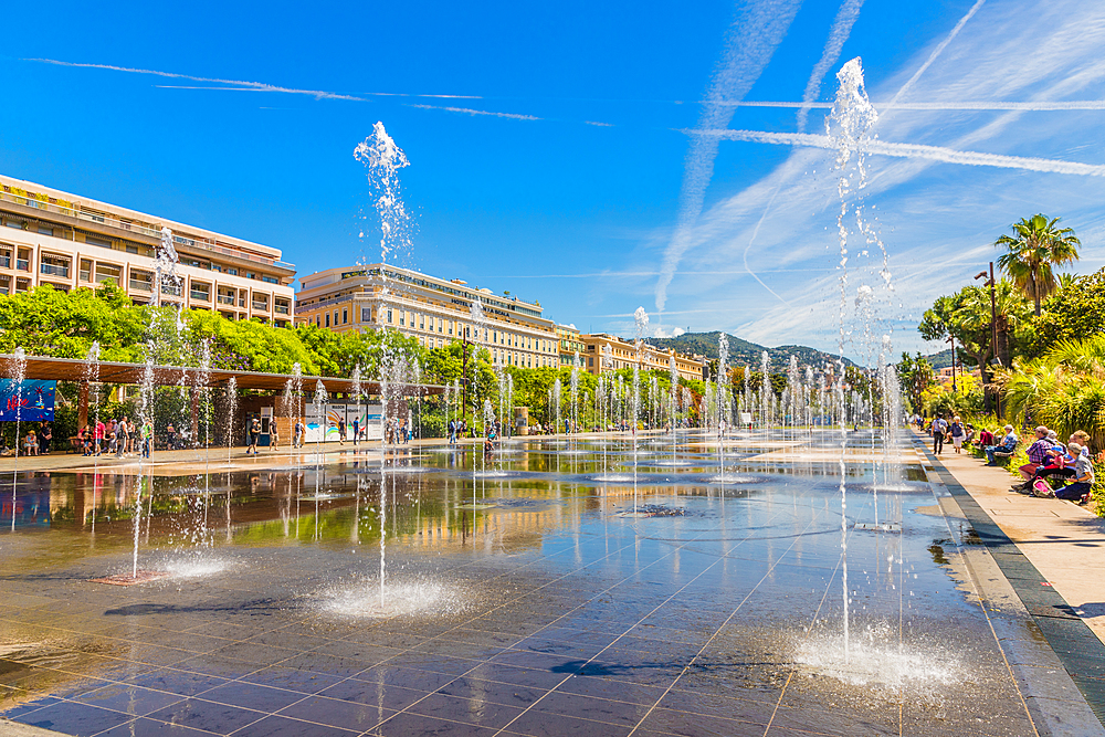 Fountains at Promenade du Paillon in Nice, Alpes Maritimes, Cote d'Azur, French Riviera, Provence, France, Mediterranean, Europe