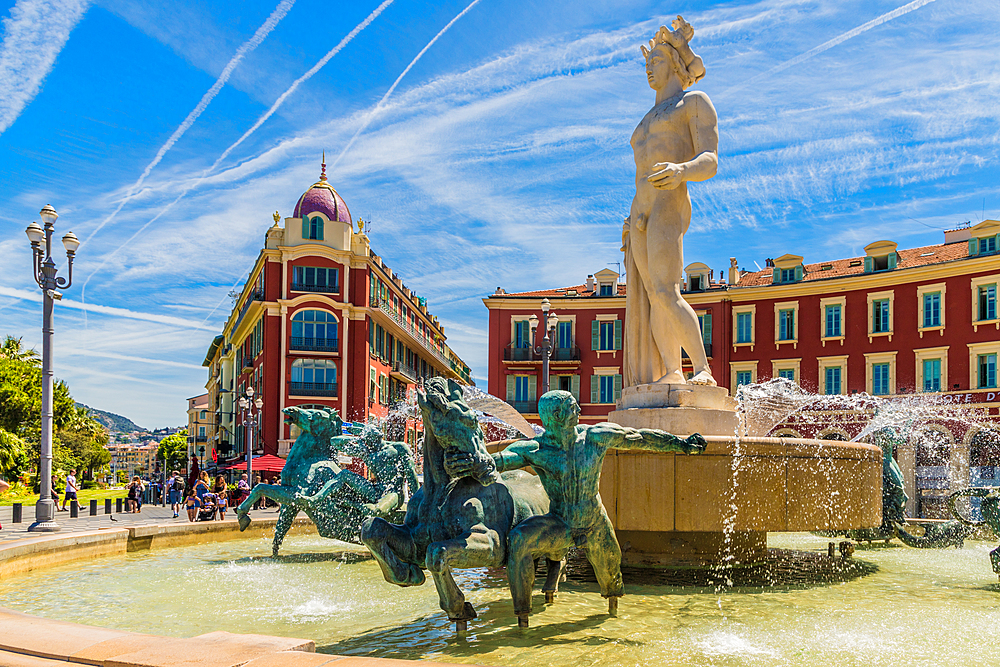 The Fountain of the Sun in Nice, Alpes Maritimes, Cote d'Azur, French Riviera, Provence, France, Mediterranean, Europe