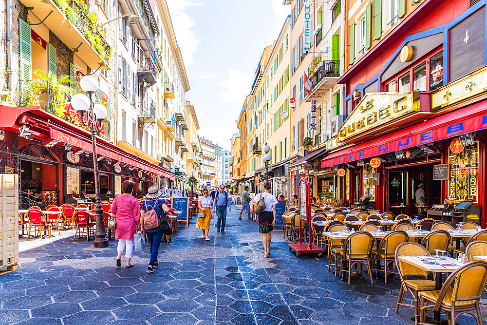 A street scene in Nice, Alpes Maritimes, Cote d'Azur, French Riviera, Provence, France, Mediterranean, Europe