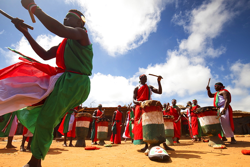 Traditional Burundian dance with typical drums, Burundi, Africa