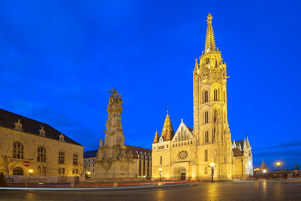 Matthias Church, Fisherman's Bastion, Buda Castle Hill, Budapest, Hungary, Europe