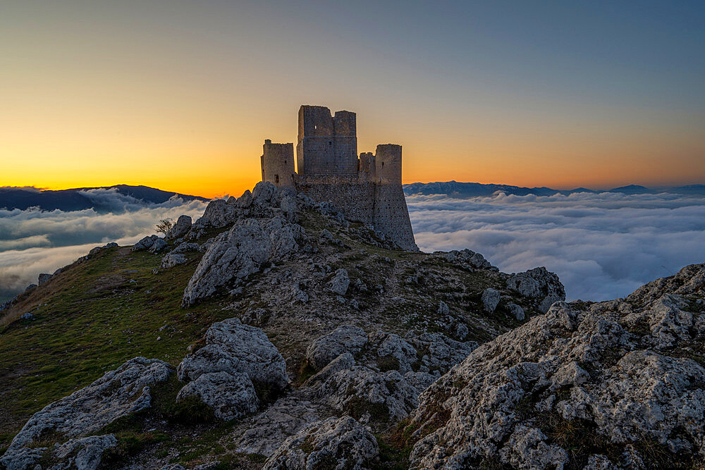 Rocca Calascio castle with cloud inversion, Calascio, L'Aquila, Abruzzo, Italy, Europe