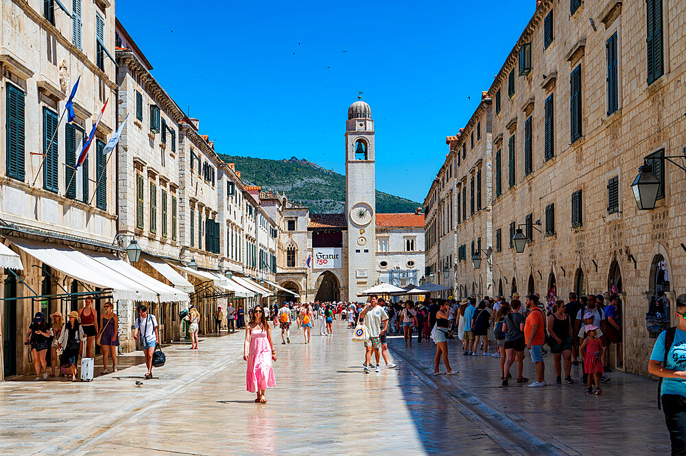 Tourists in Old Town, UNESCO World Heritage Site, Dubrovnik, Dalmatian Coast, Croatia, Europe