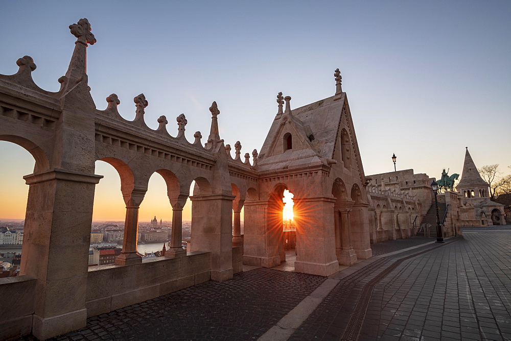 Sunrise over Budapest from Fishermans Bastion, Castle Hill District, Budapest, Hungary, Europe