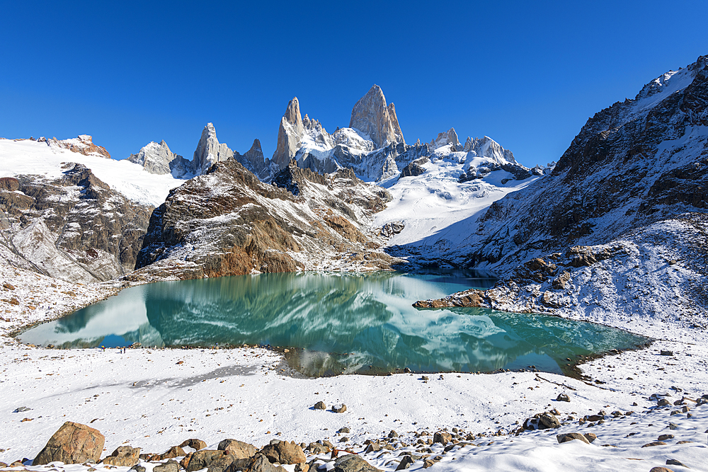 Mount Fitz Roy with covering of snow, Lago de los Tres (Laguna de los Tres), El Chalten, Los Glaciares National Park, UNESCO World Heritage Site, Patagonia, Argentina, South America