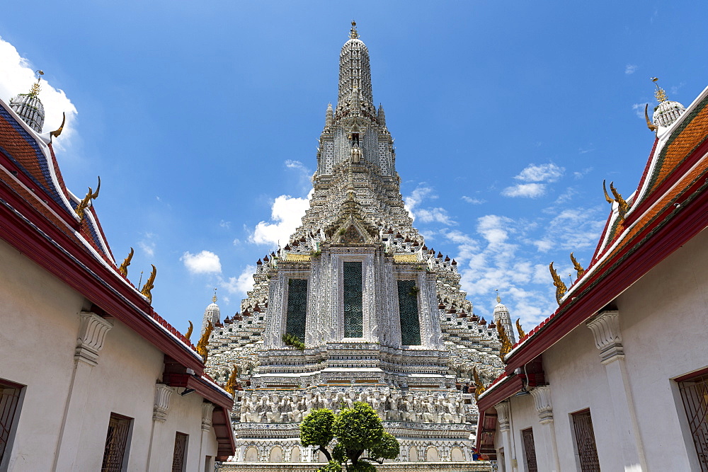 Wat Arun (The Temple of Dawn), Bangkok, Thailand, Southeast Asia, Asia