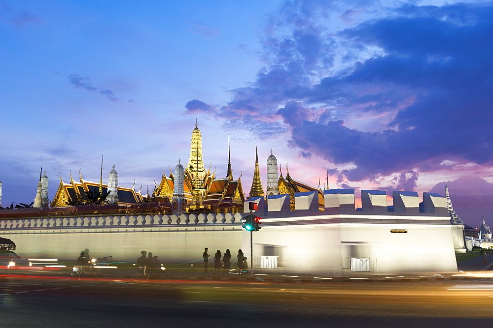 Tourists outside The Grand Palace at night, Bangkok, Thailand, Southeast Asia, Asia