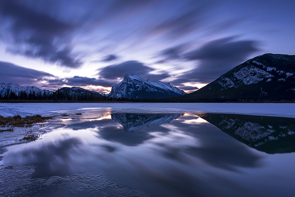 Mount Rundle and Vermillion Lakes at sunrise, Banff National Park, UNESCO World Heritage Site, Alberta, Canadian Rockies, Canada, North America