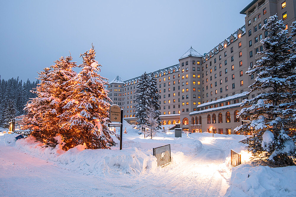 The Fairmont Chateau Lake Louise hotel in winter, British Columbia, Canada, North America