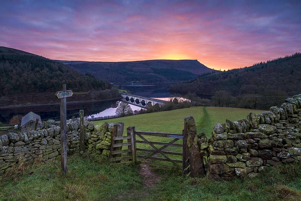 Ladybower Reservoir with Baslow Edge in the distance at sunrise, Peak District, Derbyshire, England, United Kingdom, Europe