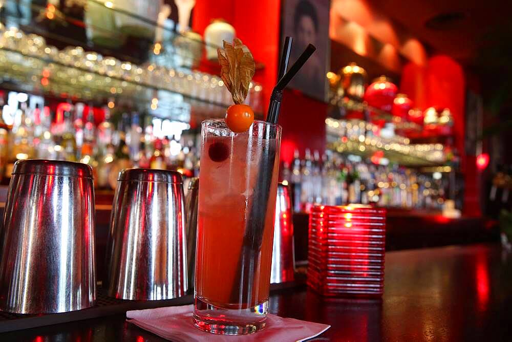 China Club. The bar. Singapore Sling.