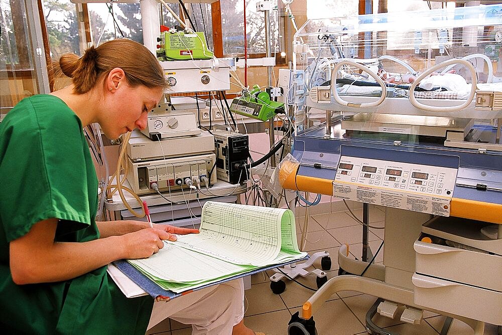 Pediatrician and Neonatal nurse with Premature Baby