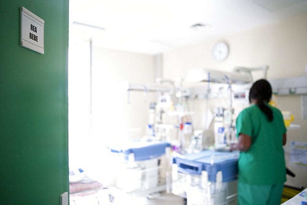 Neo-Natal Center with Nurse