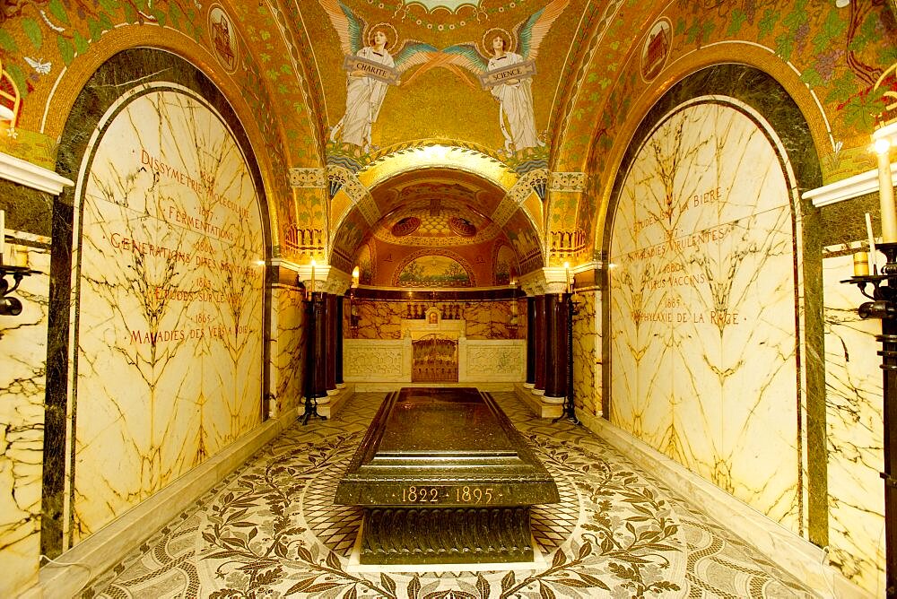 France, Paris, Institute Pasteur, Chapel with Pasteur's grave