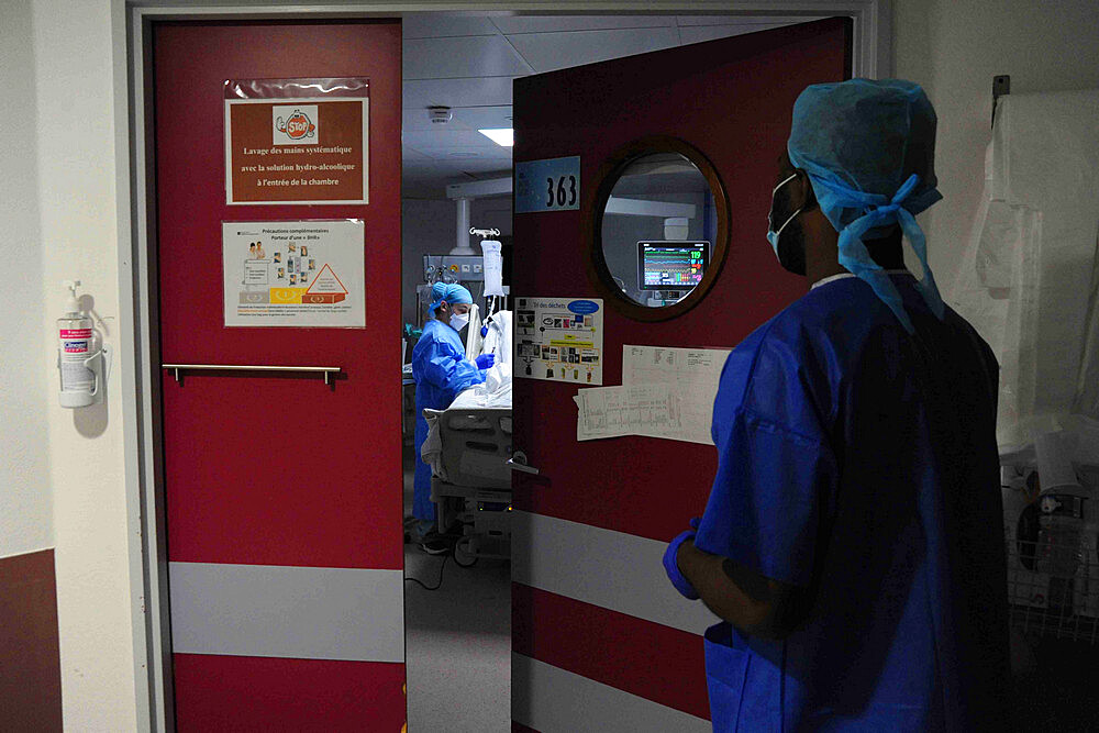 Medical intensive care unit at Jacques Cartier Hospital in Massy