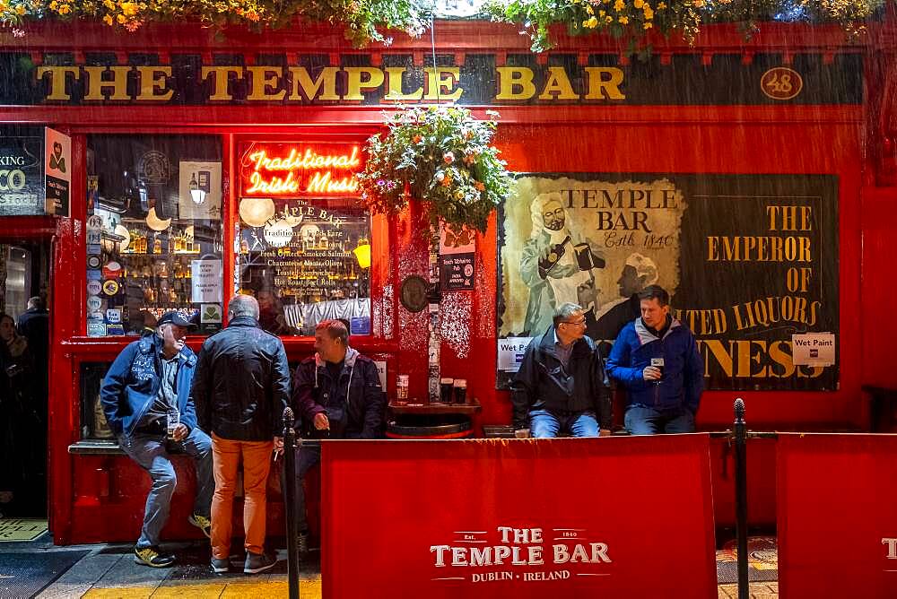 Facade, The Temple Bar, a traditional pub in the Temple Bar entertainment district, Dublin, Ireland.