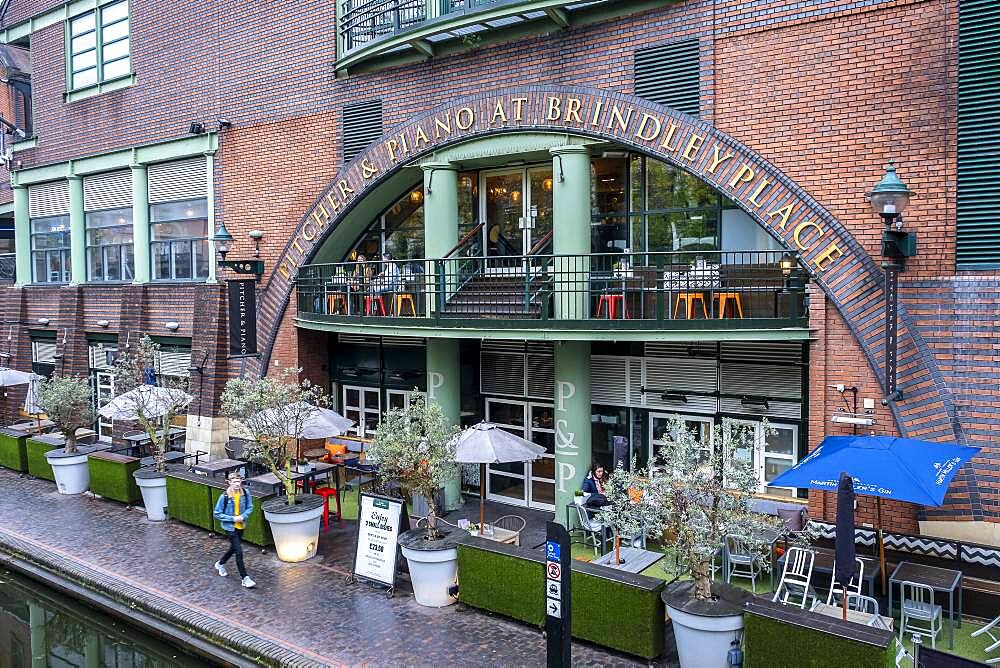 Pitcher & Piano Bar, in Birmingham Canal, Old Line, Birmingham, England