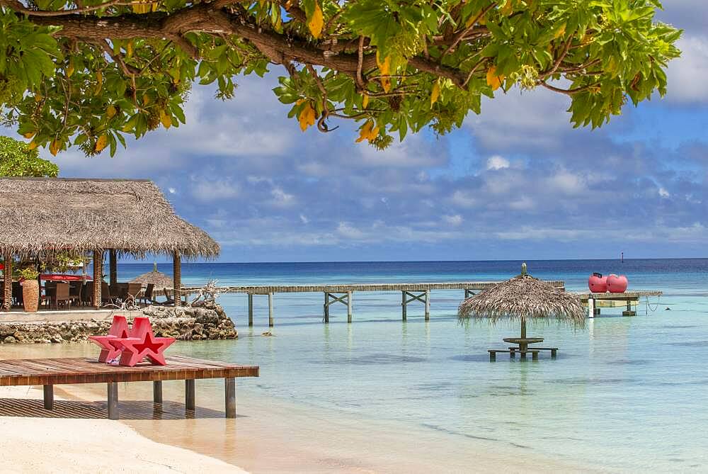 Havaiki lodge beach and pier in Fakarava. Havaiki-te-araro, Havai'i or Farea atoll, Tuamotu Archipelago, French Polynesia, Pacific Ocean