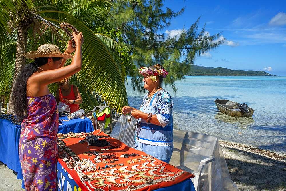 Island of Taha'a, French Polynesia. Local vendor at the Motu Mahana, Taha'a, Society Islands, French Polynesia, South Pacific.