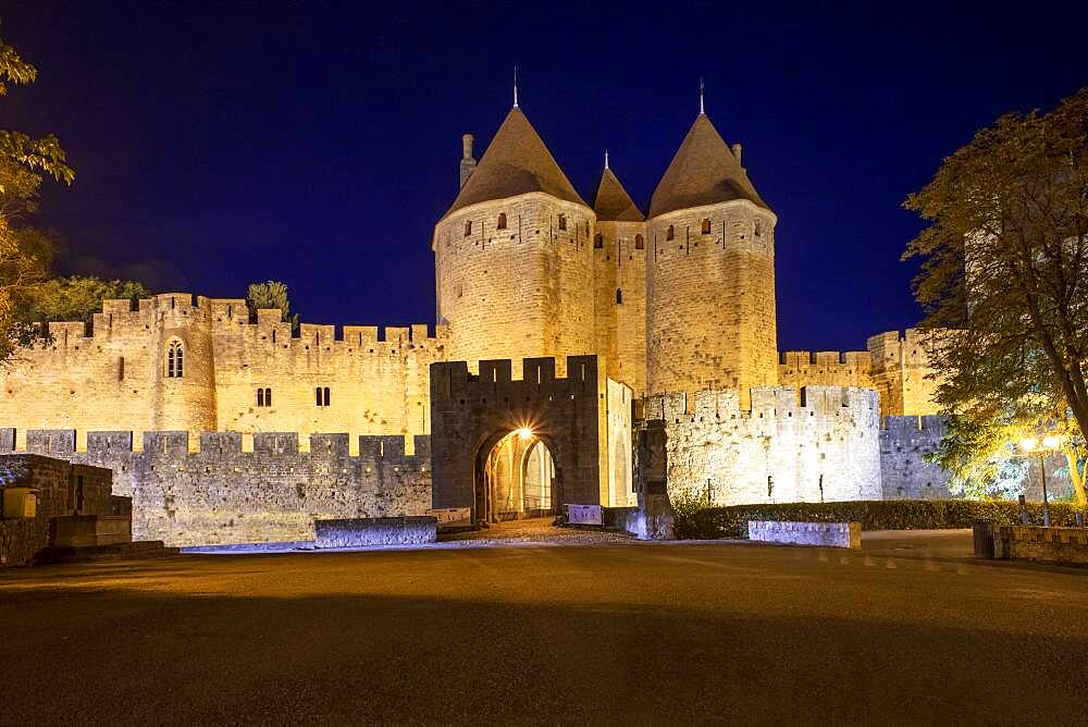 Fortified City of Carcassonne, medieval city listed as World Heritage by UNESCO, harboure d'Aude, Languedoc-Roussillon Midi Pyrenees Aude France