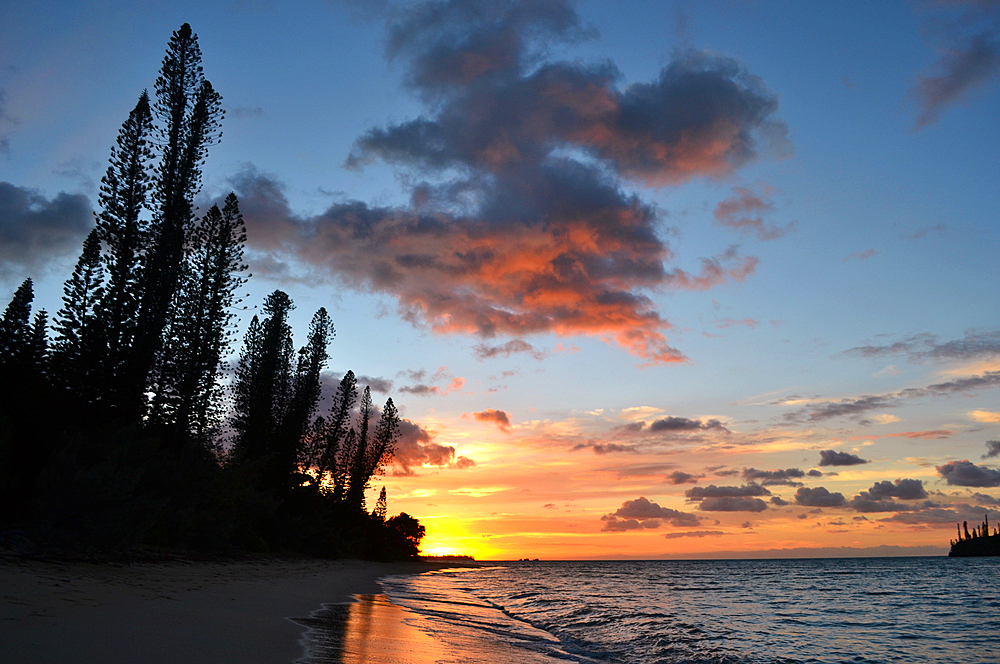 Sunrise in Kanumera Bay, Iles des Pins, New Caledonia, South Pacific