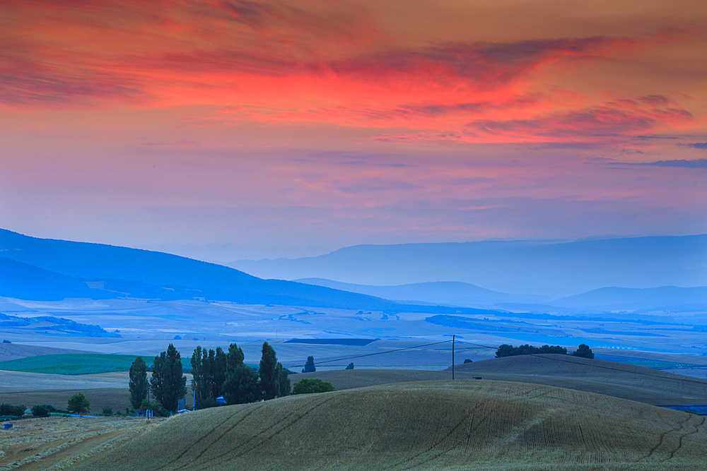 Sunset. Tierra Estella. Navarre, Spain, Europe