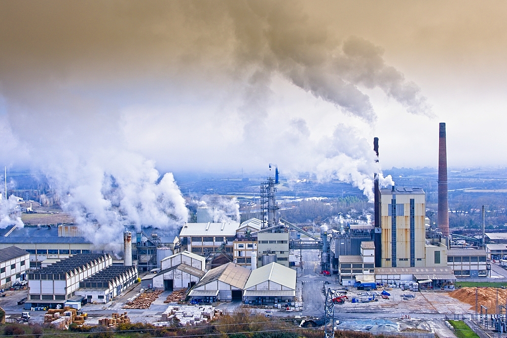 Air pollution in an industrial plant. Spain, Europe