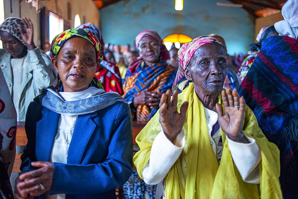 Christian sunday mass in a small village near Kitui in the Kamba country in Kenya, Africa.