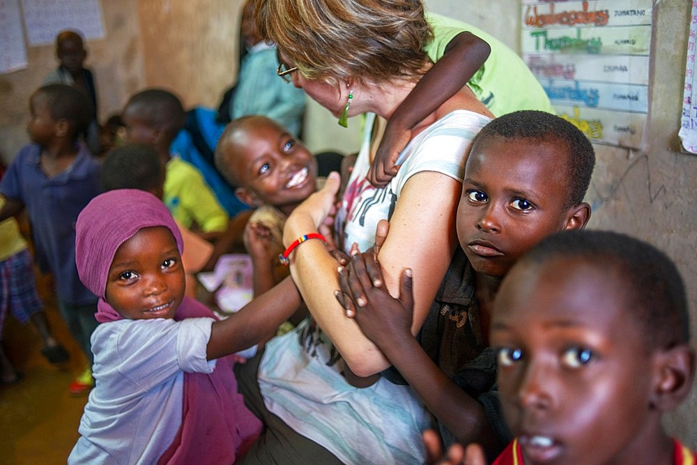 School for children to learn. Afrikable spanish NGO in Lamu island Kenya. This association tries to empower women who have been victims of abuse. By making souvenirs that are later sold in the village store and the schooling of their children.