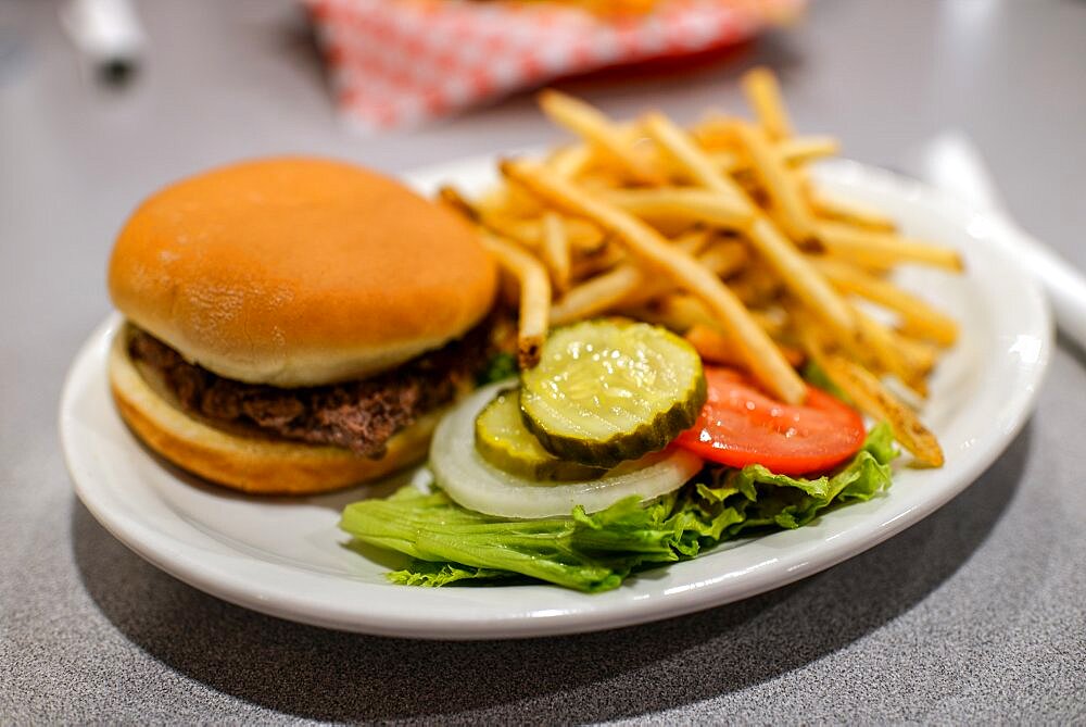 Hamburger, Canyon Street Grill in West Yellowstone, USA